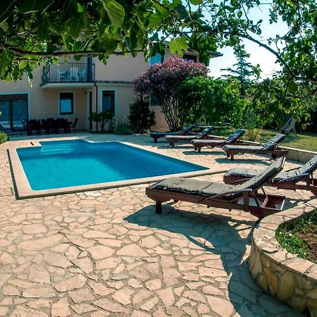 Villa Villa Maja Rustic Oasis With Private Pool & Lush Garden *