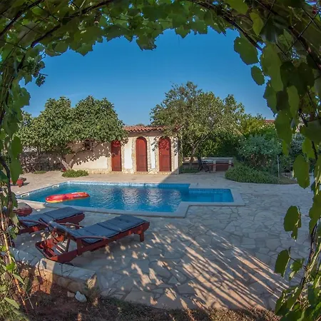 Villa Villa Maja Rustic Oasis With Private Pool & Lush Garden *