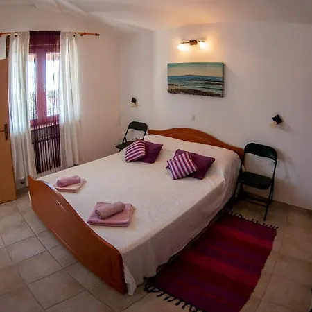 Villa Maja Rustic Oasis With Private Pool & Lush Garden *