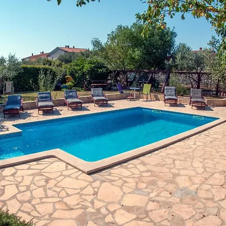 Villa Villa Maja Rustic Oasis With Private Pool & Lush Garden Ližnjan