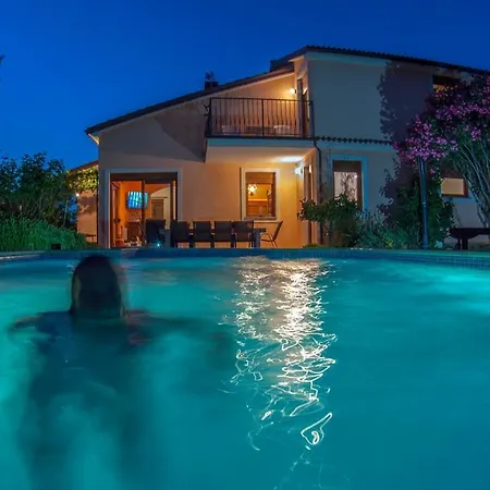 House /villa Maja