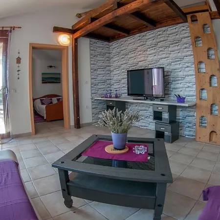 House /villa Maja *