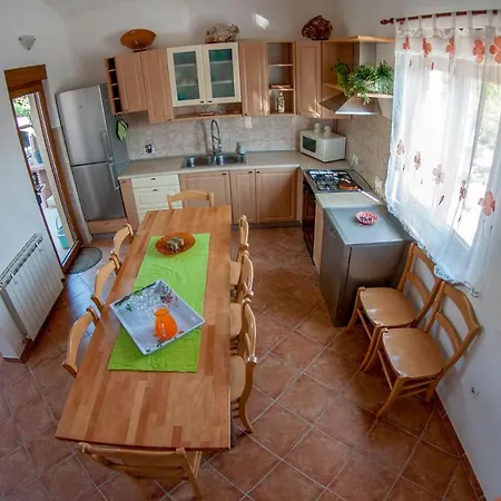 Villa Maja Rustic Oasis With Private Pool & Lush Garden