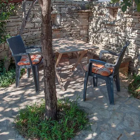Villa Maja Rustic Oasis With Private Pool & Lush Garden *