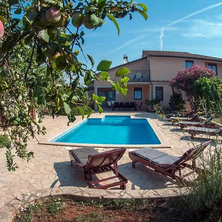 Villa Maja Rustic Oasis With Private Pool & Lush Garden Villa Ližnjan