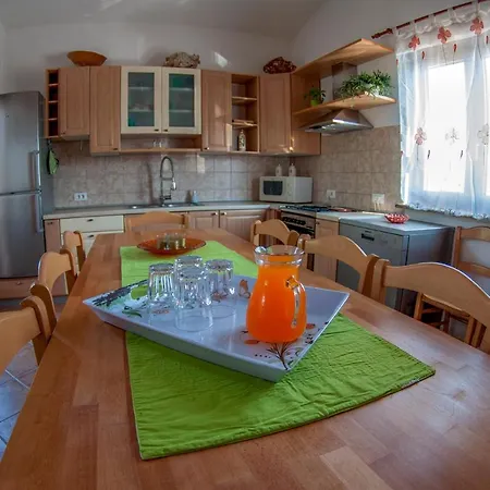 Villa Maja Rustic Oasis With Private Pool & Lush Garden Villa *