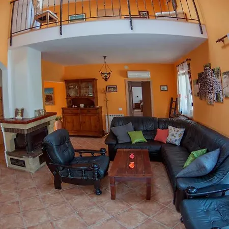 Villa Maja Rustic Oasis With Private Pool & Lush Garden * Ližnjan
