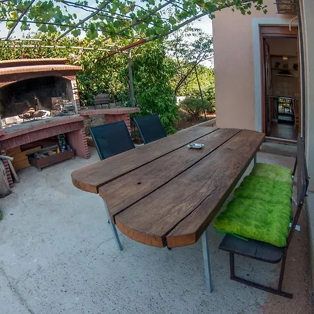 Villa Maja Rustic Oasis With Private Pool & Lush Garden *