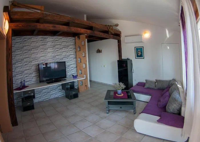 House /villa Maja
